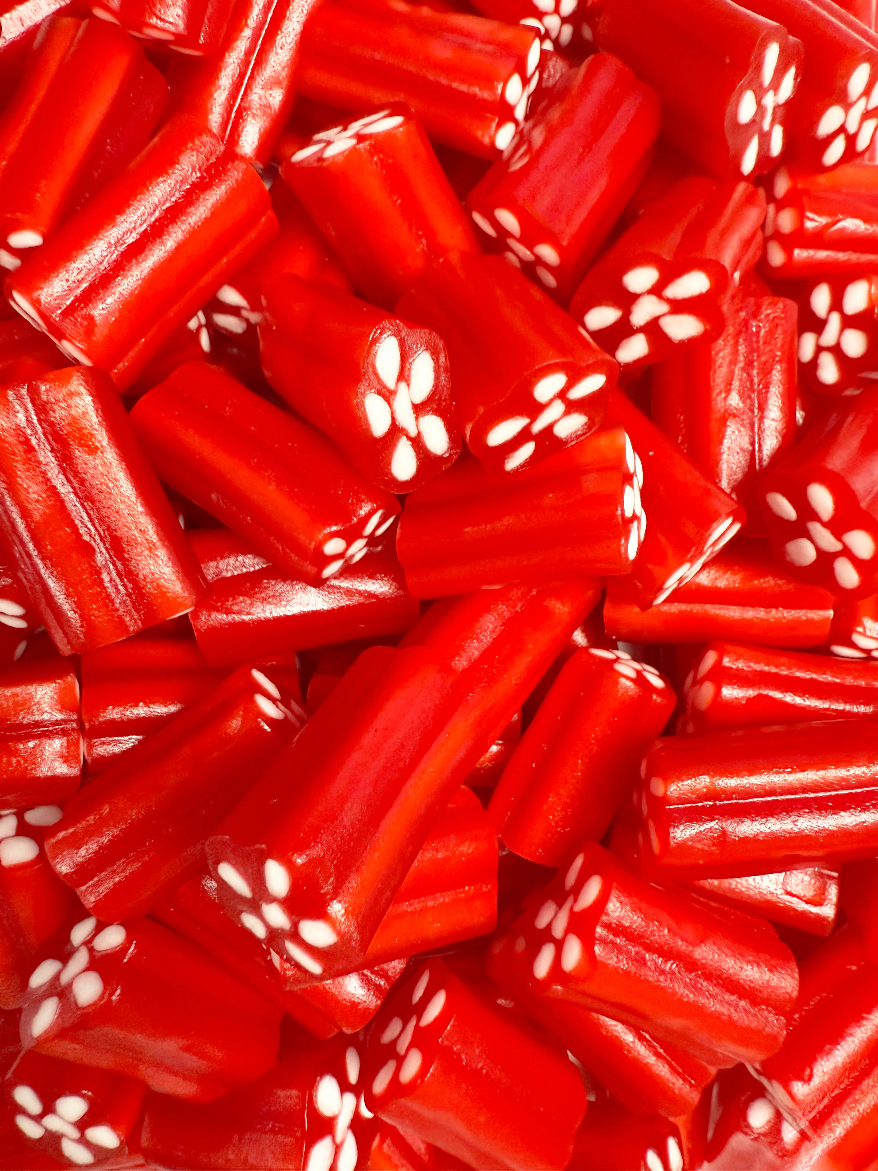 Cherries & Crème-Flavored Gummy Bites - Image 2
